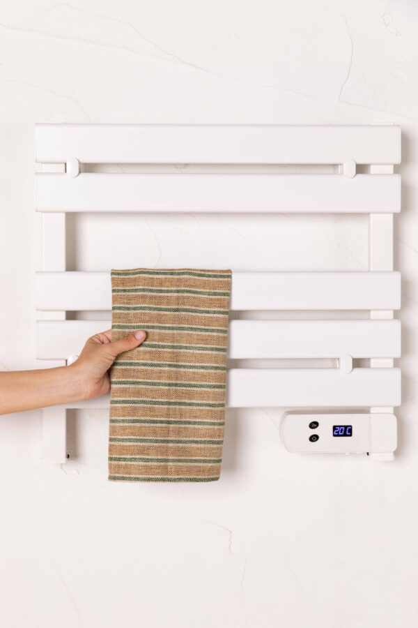 energy-efficient-towel-warmer-open-window-detection Energy-efficient electric towel warmer featuring smart open window detection technology.