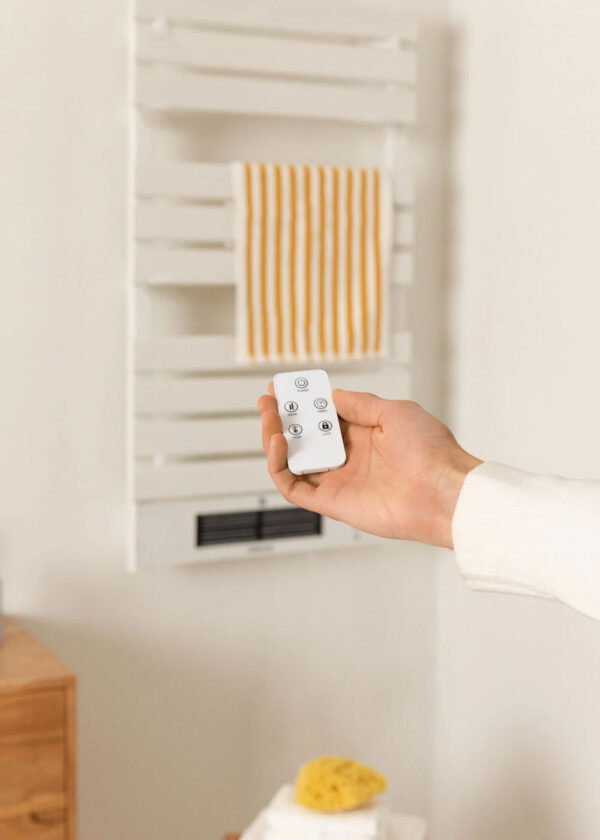 renowell-2000w-smart-electric-towel-rail-ptc-fan-heater Renowell 2000W smart electric heated towel rail with high-power PTC fan heater.